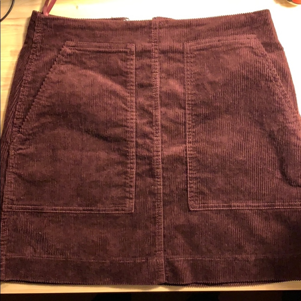 Uniqlo corduroy burgundy skirt